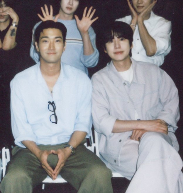 coid_ice's tweet photo. 👨‍❤️‍👨

#SIWON #KYUHYUN #WonKyu https://t.co/95zDPNRIIB