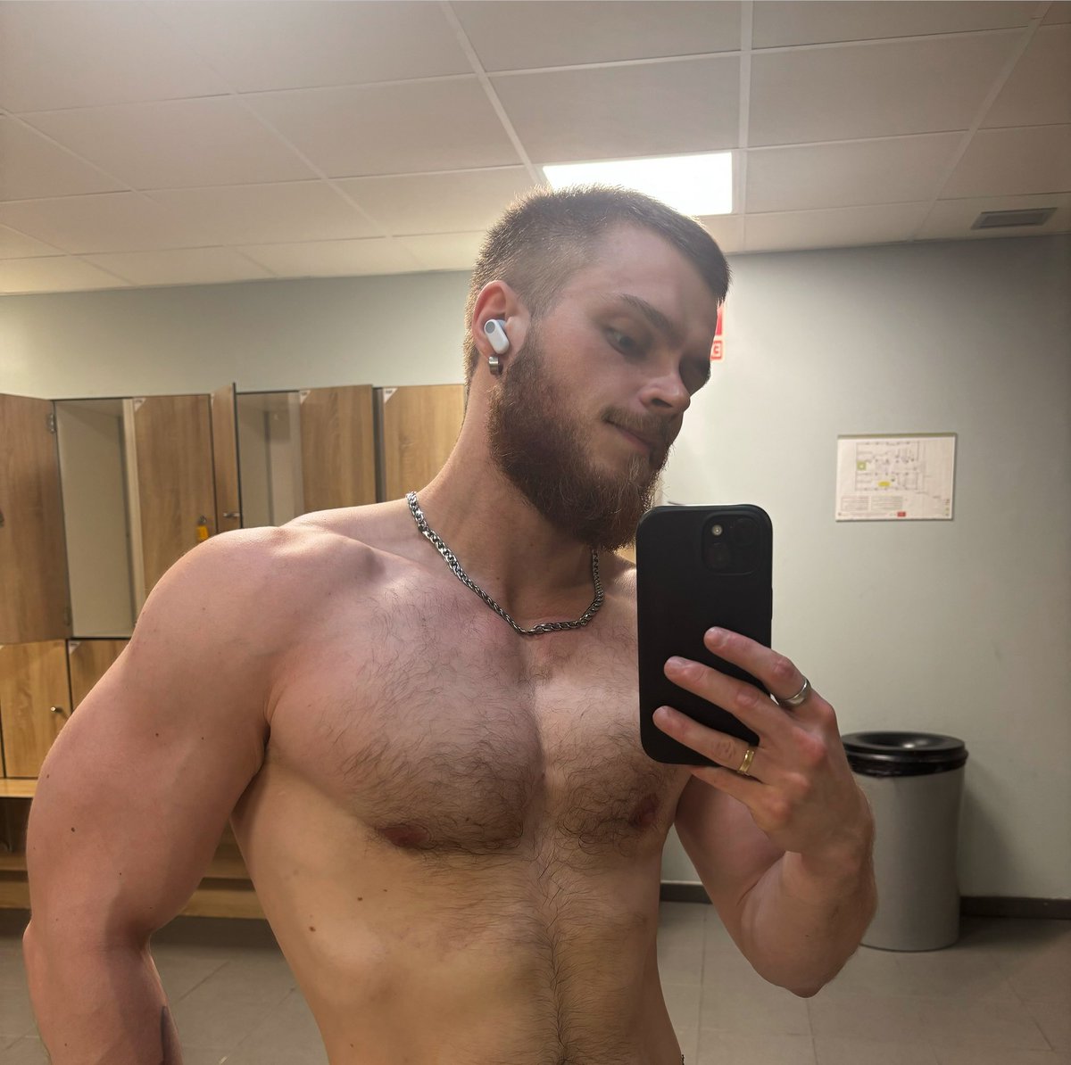 VictorTransMan's tweet image. Pumped pecs after hard work 😈

🥵If u wanna play with them⤵️ fansly.com/VictorTransMan…

#ftm #transman #muscle #pecs #chest