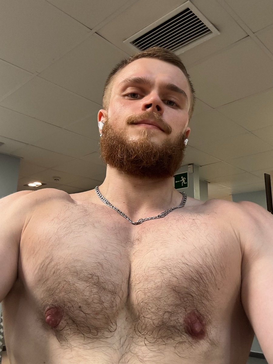 VictorTransMan's tweet image. Pumped pecs after hard work 😈

🥵If u wanna play with them⤵️ fansly.com/VictorTransMan…

#ftm #transman #muscle #pecs #chest