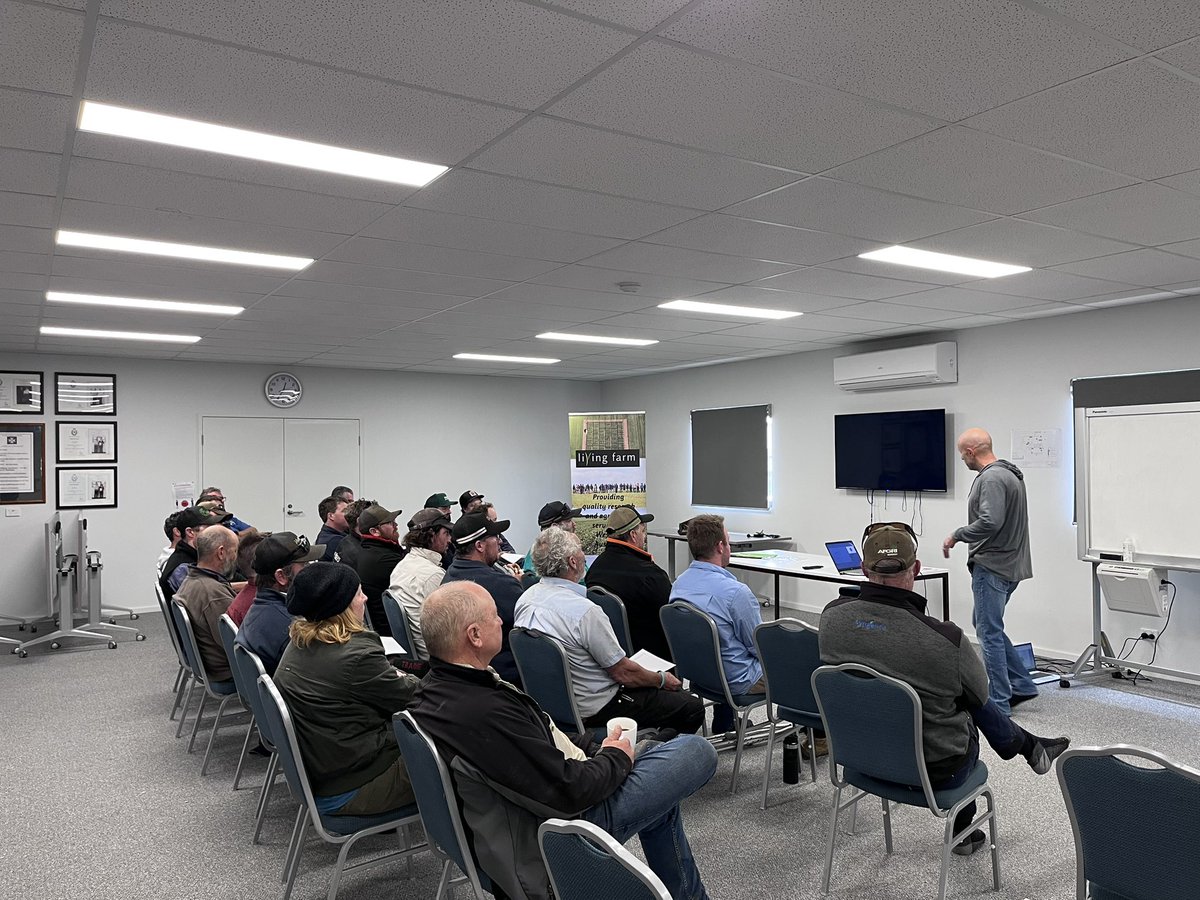 A great afternoon hearing from Wayne Pluske on fertiliser efficiency, followed by a visit to <a href="/theGRDC/">GRDC</a> fertiliser response trial in grain legumes, showcasing phosphorus response. Some very visual early biomass differences.