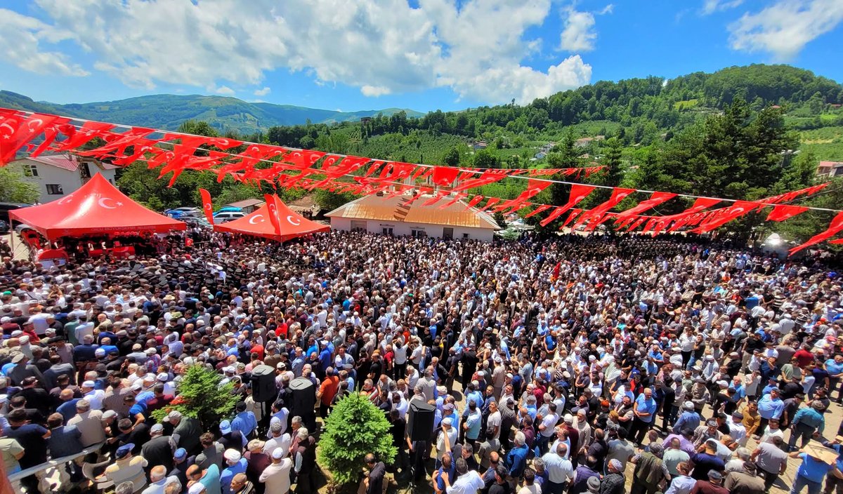 Vatan toprağı için canını feda eden kahraman şehitlerimiz, milletimizin gönlünde ebediyen yaşayacaktır. 🇹🇷

Pençe-Kilit Harekâtı bölgesinde yürütülen arama-tarama faaliyetleri sırasında metan gazına maruz kalarak şehit düşen Korgan Çayırkentli hemşehrimiz Piyade Uzman Çavuş Kani