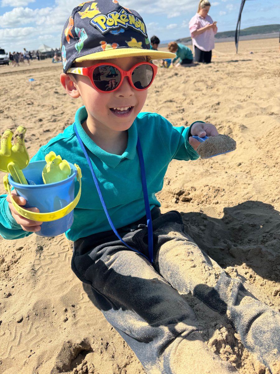 TindalMoallin's tweet photo. Year 2 are having a reel good time at Weston Super Mare ☀️☀️ @arktindal #TeamTindal https://t.co/bqGy4trLQZ