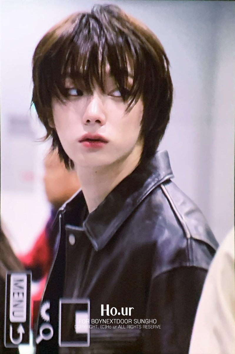 ehsankyu's tweet photo. the idol                                   the photocard https://t.co/rcFN0z1pyk