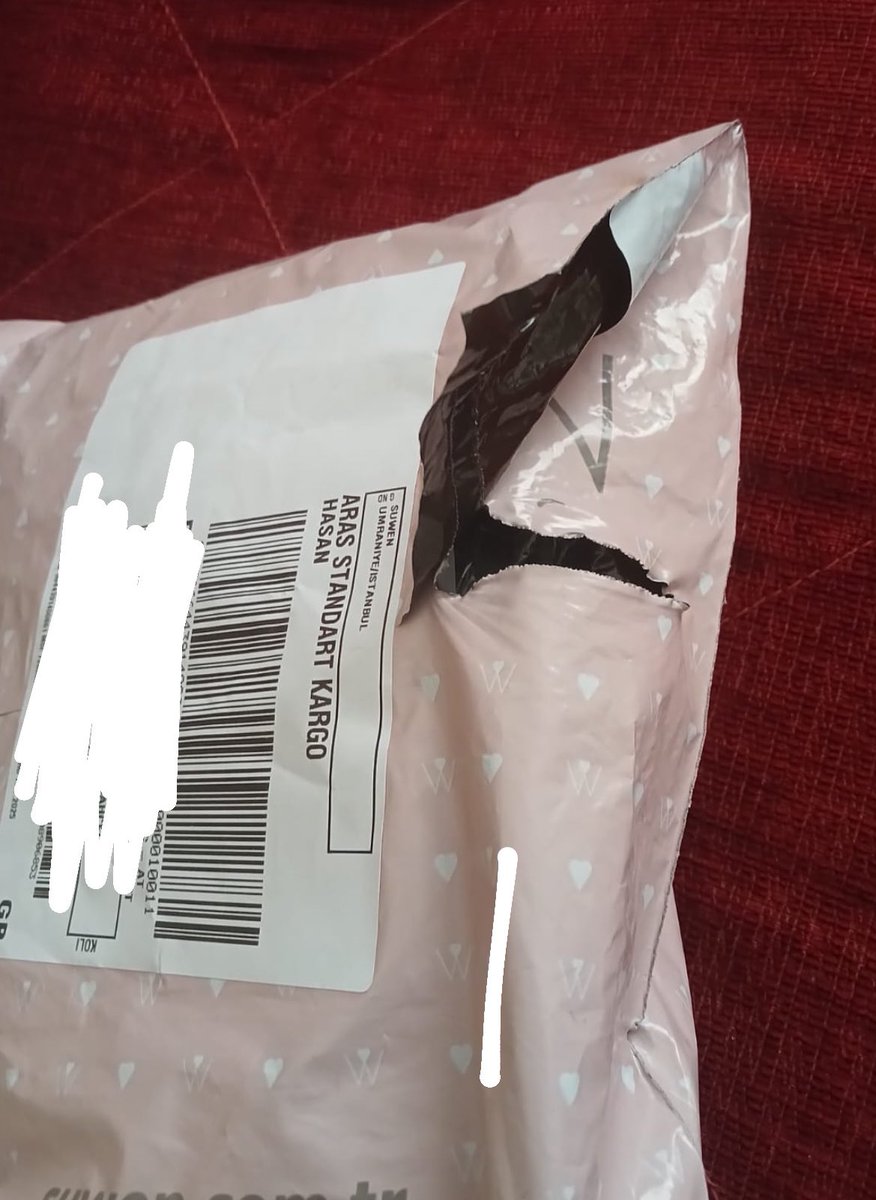eve gelen suwen kargosu bu şekilde açılmış halde gelmiş bu sapıklığa maruz kalmamak için ne yapmak gerekiyor ???<a href="/araskargo/">Aras Kargo</a>