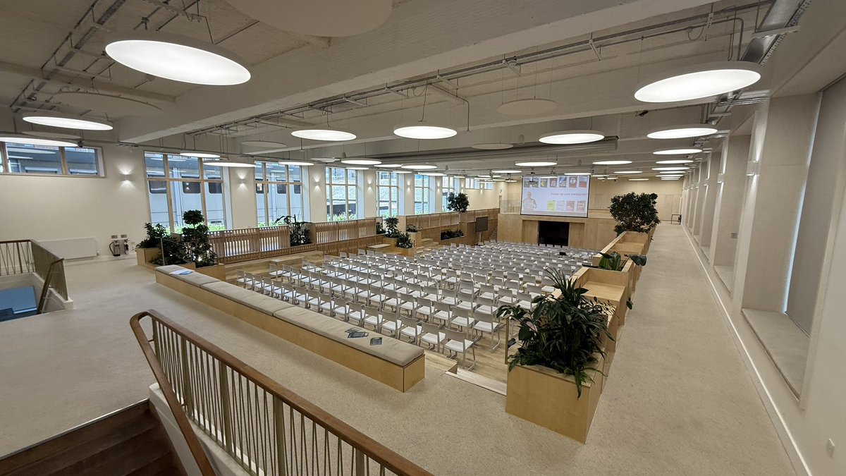 TeacherToolkit's tweet photo. “Alexa. 

Show me one of the best teaching and learning spaces in the country 🇬🇧 for staff conferences…”

@WFCTweets 💥 

#TTkitCPD https://t.co/4VKQRck8l5