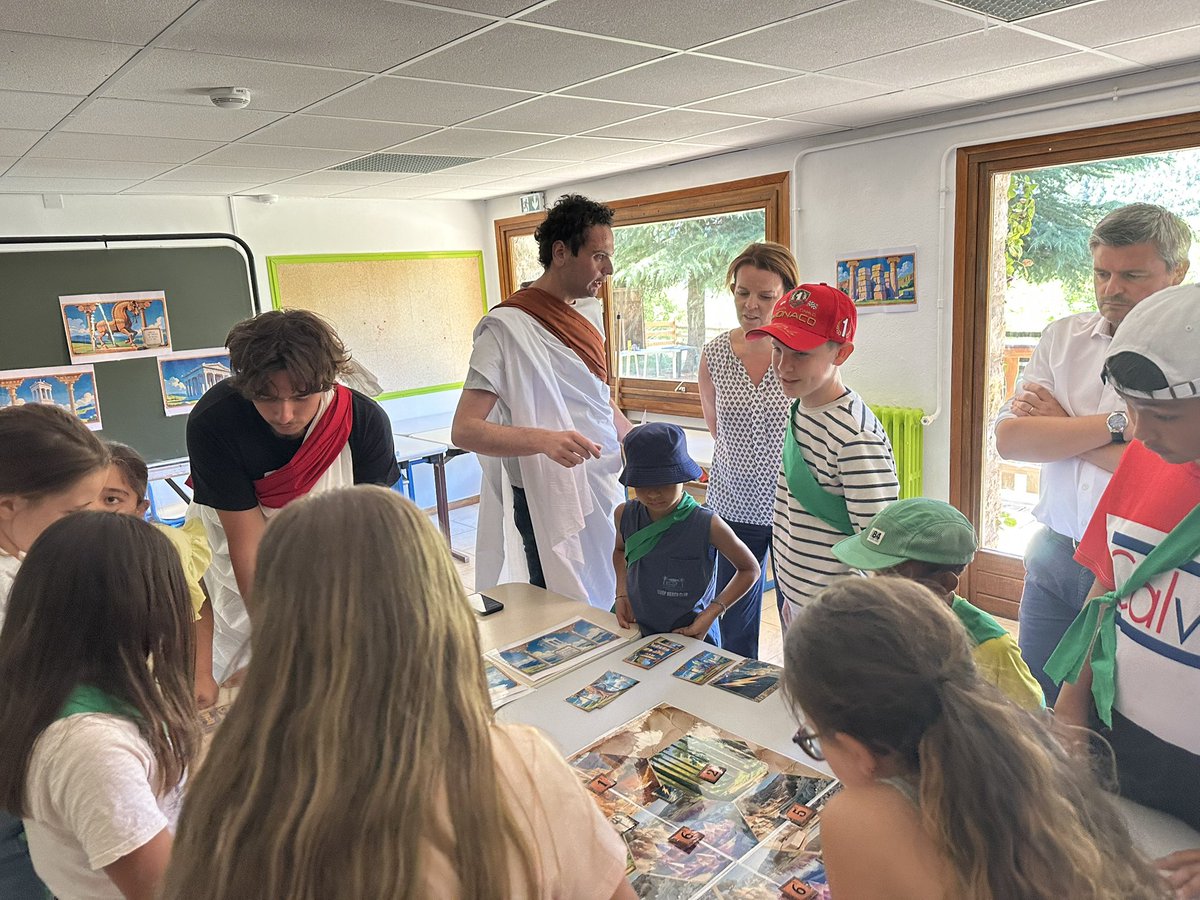 Bouffée d’air pour nos jeunes accueillis en ##ColoApprenante à Valdeblore: une invitation à développer leur imagination en cultivant l’esprit d’équipe et le plaisir de raconter ensemble des histoires extraordinaires.