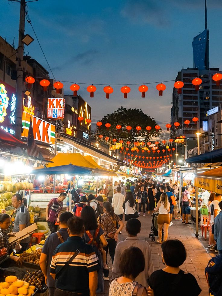 myrtlesea's tweet photo. ݁˖✶⋆ ݁˖  go on a date at asian night market.

⌗ an interactive thread! https://t.co/ps286EoMVn