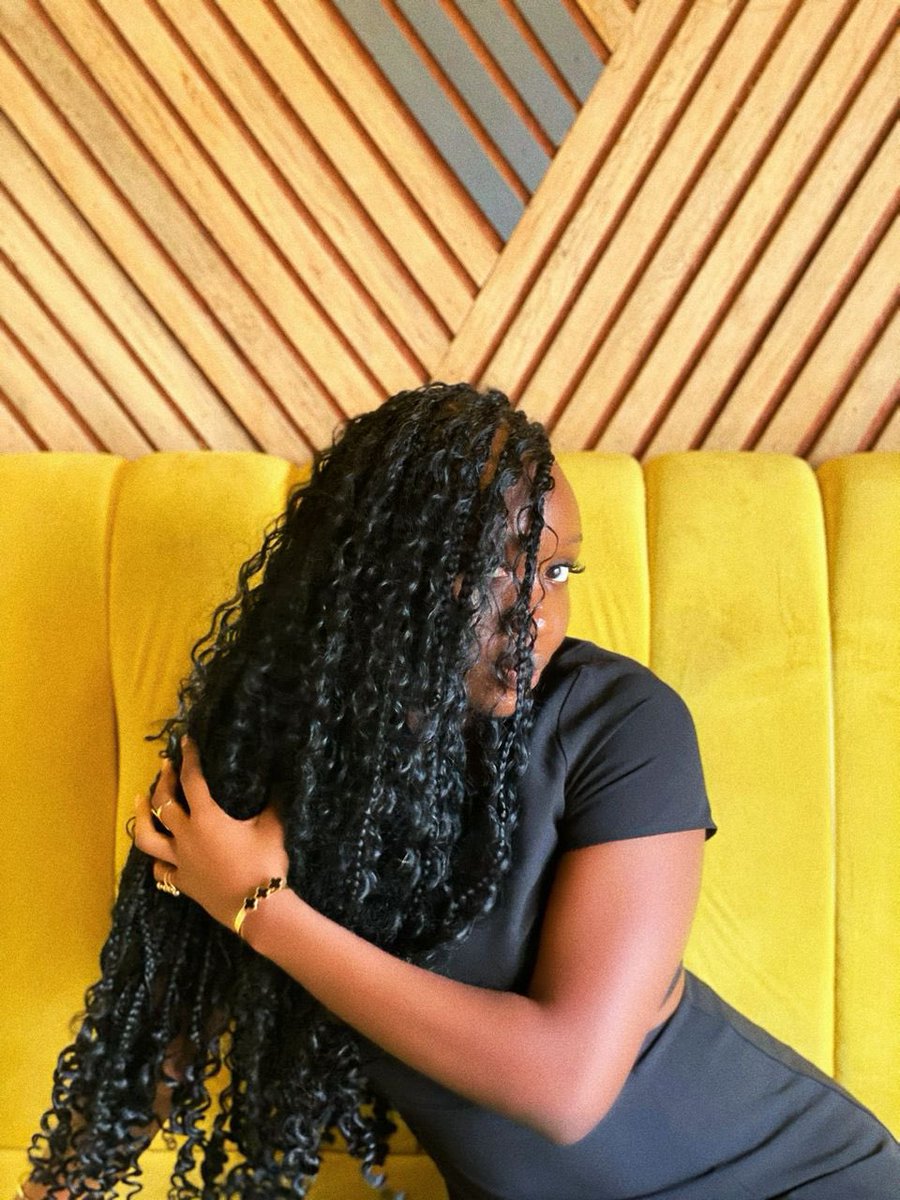 QueenAkpan_'s tweet image. Living out every moment like it’s my last❤️🌹