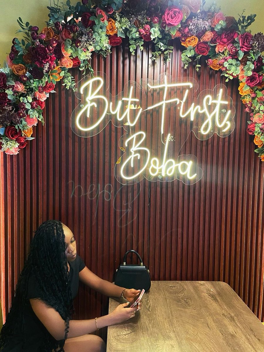 QueenAkpan_'s tweet image. Living out every moment like it’s my last❤️🌹