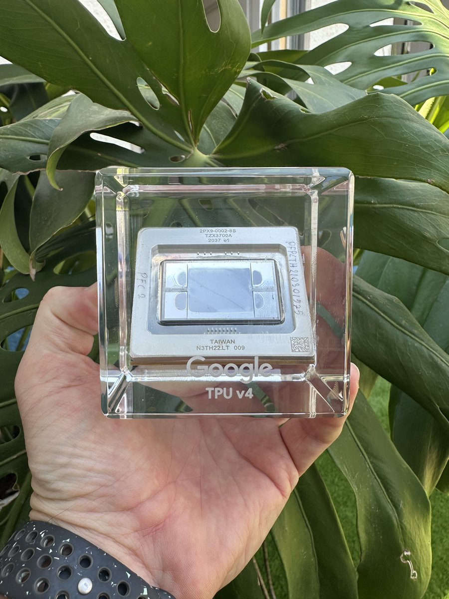 LinusEkenstam's tweet image. Thank you @Google, @GoogleDeepMind & @OfficialLoganK for this wonderful gift.
Regardless of what happens in life, this artifact will stay with me, and be passed down in generations.