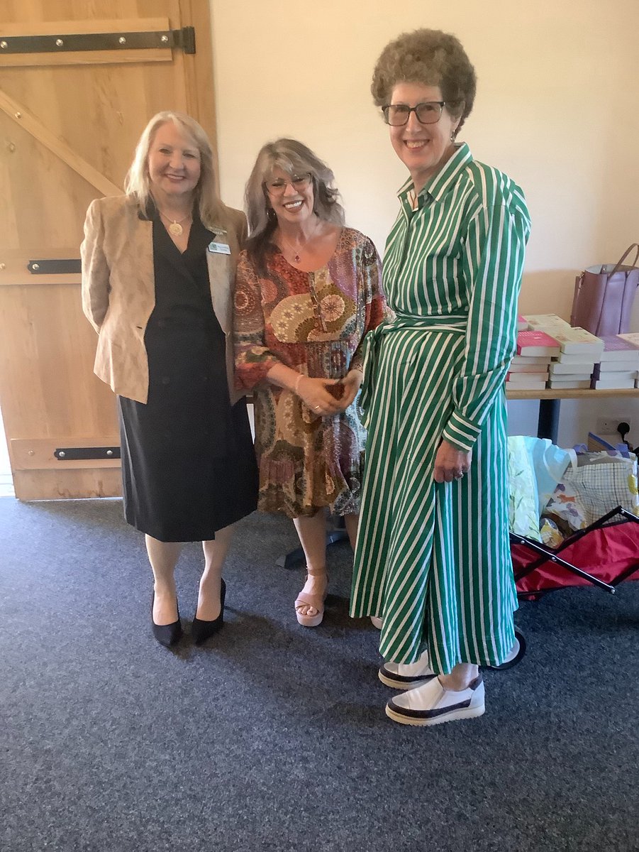 Literary Lunch at Lowden with <a href="/millyjohnson/">📚✍️Milly Johnson ✒️🐕🐈‍⬛</a> and our Chair Elma and event organiser Bren <a href="/WomensInstitute/">Women's Institute</a>