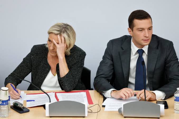 🚨🇪🇺🇫🇷 ALERTE INFO | Le parquet européen OUVRE une ENQUÊTE sur le RN et ses alliés d’extrême droite dans la NOUVELLE AFFAIRE les visant pour des soupçons de DÉTOURNEMENT de plus de 4,3 millions d’euros de FONDS EUROPÉENS.