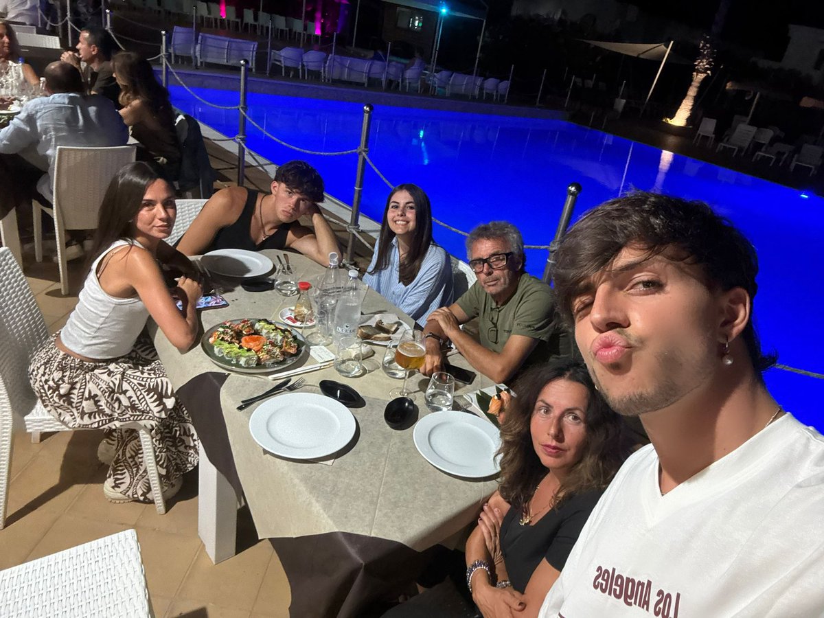 Giulia ninni (@ninnigiulia) on Twitter photo Quattro giorni di pausa tra mare relax e lavoro ♥️💪🏻 <a href="/MattiaZenzola/">Mattia Zenzola</a> <a href="/danielezenzola/">daniele zenzola</a> <a href="/fpzenzero48/">Francesco Paolo Zenzola</a> Quattro giorni di pausa tra mare relax e lavoro ♥️💪🏻 <a href="/MattiaZenzola/">Mattia Zenzola</a> <a href="/danielezenzola/">daniele zenzola</a> <a href="/fpzenzero48/">Francesco Paolo Zenzola</a>