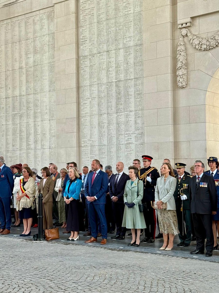 AnneSherriffHMA's tweet image. Grateful to join TRH The Princess Royal &amp;amp; Princess Claire of Belgium for the re-opening of the #MeninGate Memorial yesterday in #Ypres. A powerful moment of #remembrance and renewal, honouring the 54,000+ Commonwealth fallen with no known grave. #LestWeForget 🇬🇧🇧🇪