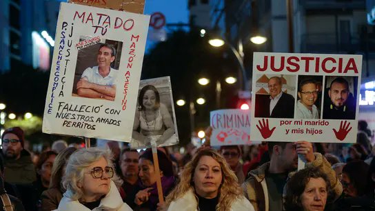 I per això,  els familiars de les víctimes i tota la societat valenciana reclamem justícia.

La negligència no pot quedar impune. Parlem de moltíssimes vides humanes i vides destrossades.