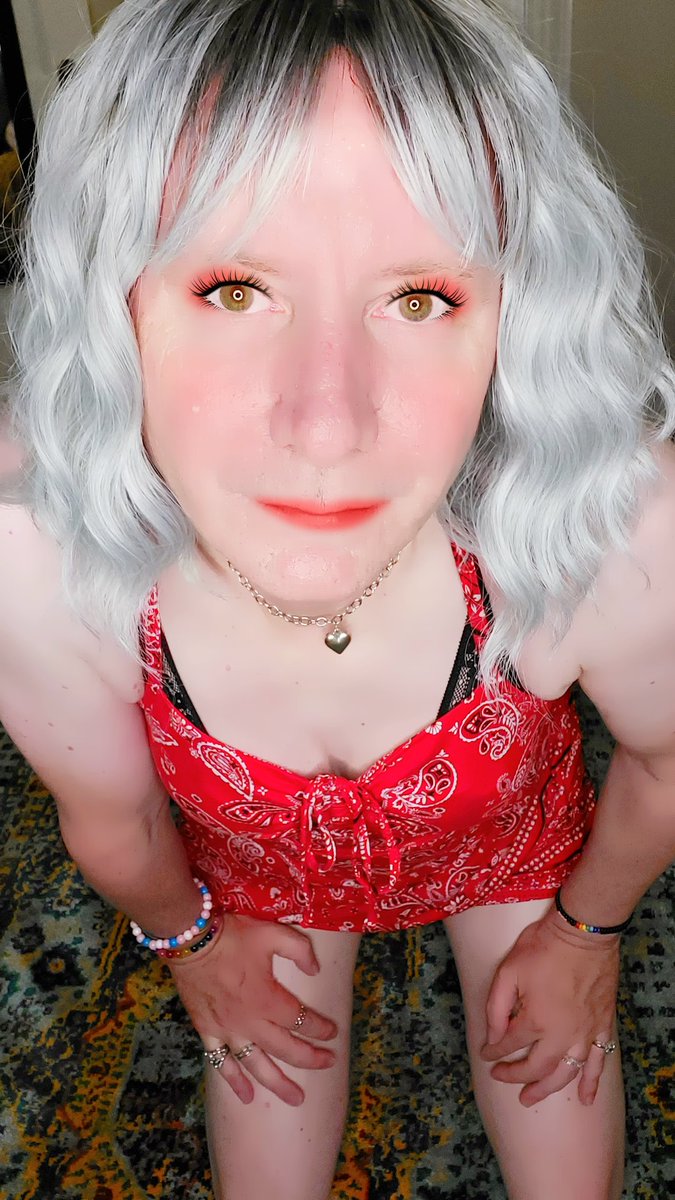 This dress always makes me want to go on a picnic. Who wants to join me? 💋🤍♥️💋

#cd #tgirl #trans #transgender #crossdresser