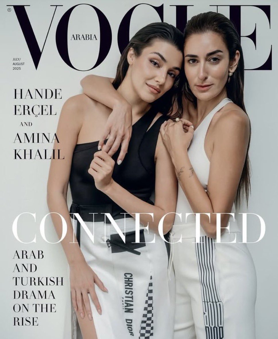 Hande Erçel ve Amina Khalil, Vogue Arabia'nın yeni sayısının kapağında.
