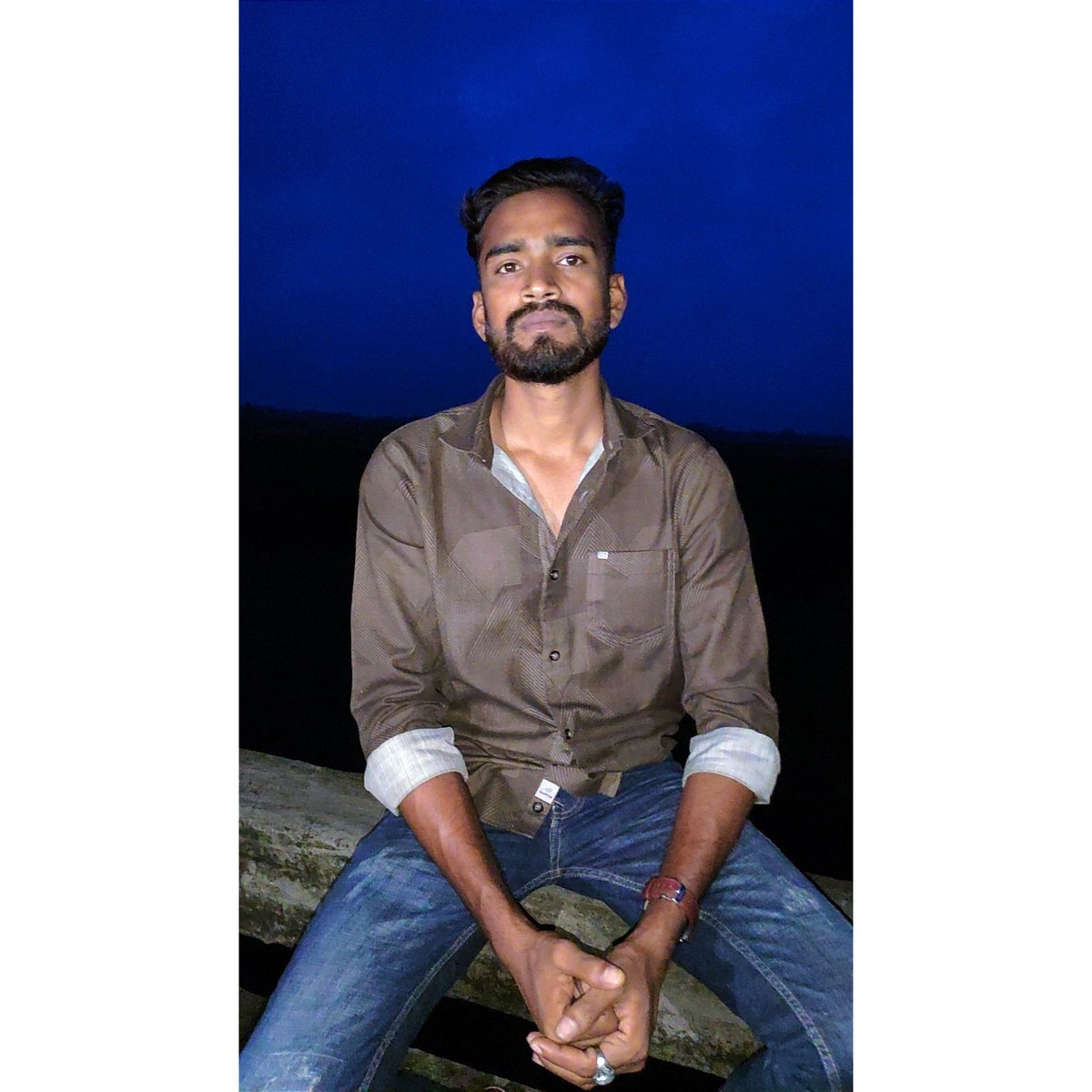 GMMahmud7's tweet photo. সময় বদলায়!
কেন বদলায় না অনুভূতি!💙 https://t.co/aamomn4a3F