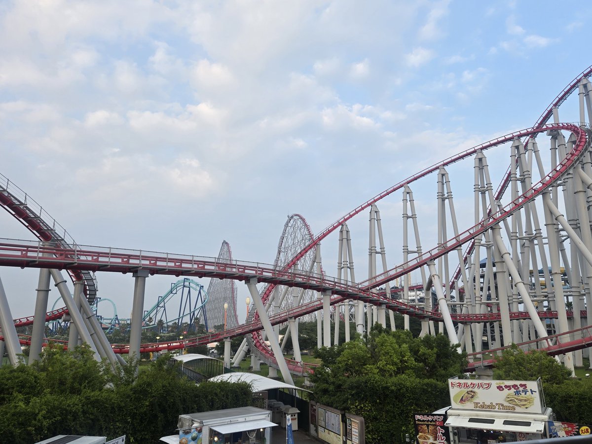 Rii18071118's tweet image. 久しぶりに行ったアウトレット。
お喋りしながらのショッピング楽しかった💞
喉カラカラで飲んだマンゴーミルク🥭
美味しいし、暑いしほぼ一気😂
