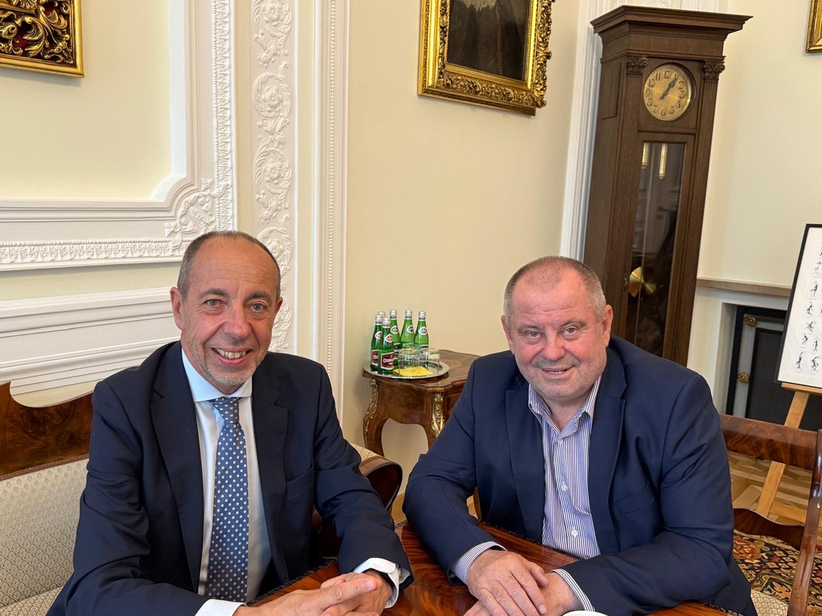 Uniwersytet Warszawski (@uniwarszawski) on Twitter photo 7 lipca prof. <a href="/AlojzyZNowak/">Alojzy Z. Nowak</a>, rektor #UW, spotkał się z ambasadorem Portugalii w Polsce. Rozmowy z Mário M. Duarte dotyczyły możliwości poszerzenia współpracy akademickiej z ośrodkami portugalskimi 🇵🇹.
🔗 uw.edu.pl/spotkanie-z-am… 7 lipca prof. <a href="/AlojzyZNowak/">Alojzy Z. Nowak</a>, rektor #UW, spotkał się z ambasadorem Portugalii w Polsce. Rozmowy z Mário M. Duarte dotyczyły możliwości poszerzenia współpracy akademickiej z ośrodkami portugalskimi 🇵🇹.
🔗 uw.edu.pl/spotkanie-z-am…
