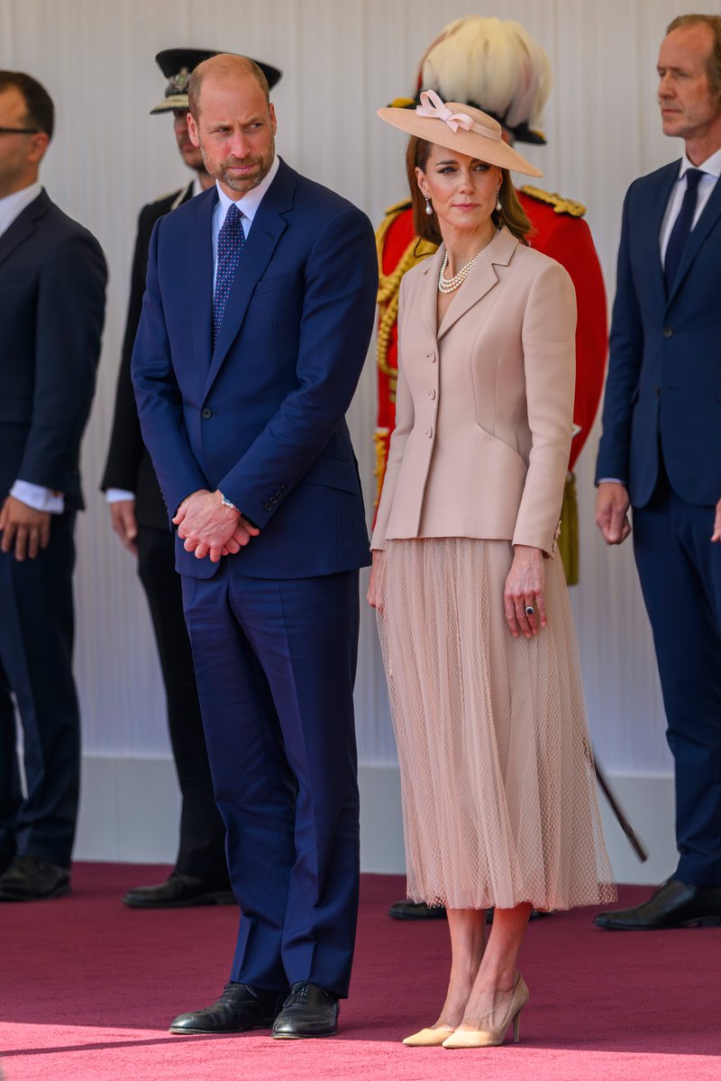 The Prince and Princess of Wales at the official arrival in Windsor for the visit of President and Mrs Macron #PrincessofWales #France #StateVisit #Royal #Windsor