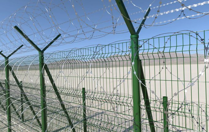 OneNortheast's tweet photo. India fast-tracking fencing along the 1,643 km India-Myanmar border to curb infiltration, Rohingya entry &amp; smuggling. 401 km done, 9.2 km in Moreh complete. Border haats planned to boost local trade while securing the nation. 🇮🇳 #BorderSecurity #IndiaMyanmarBorder https://t.co/lmCQmHQDrm