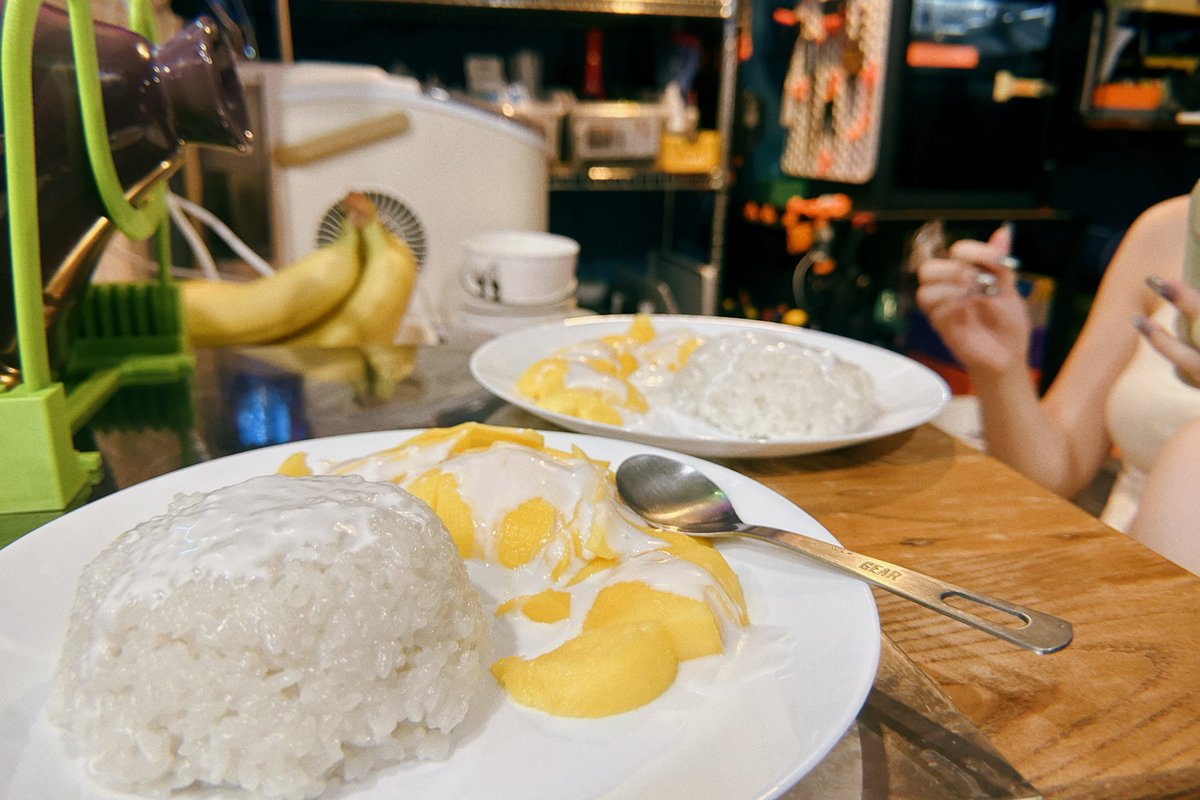 女儿心念念的芒果糯米饭，立刻解锁了，一如既往地收到好评一枚[憨笑]
