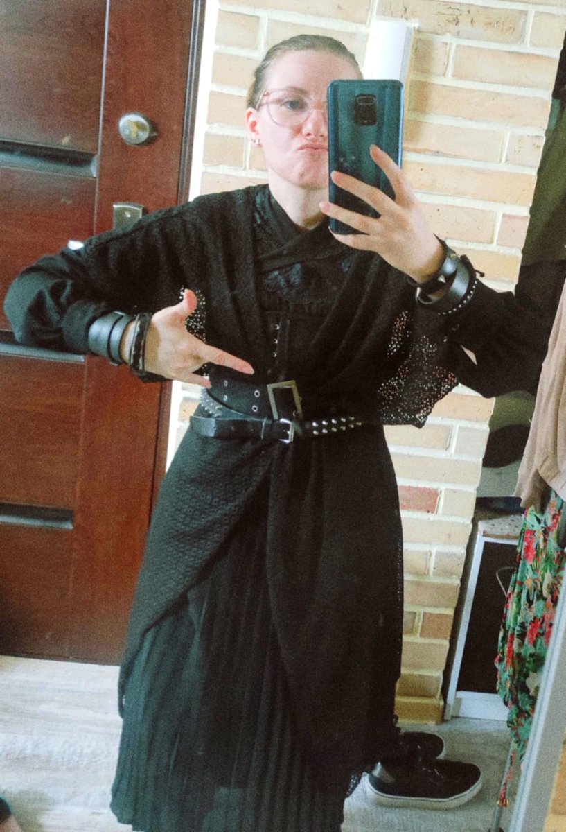 This time I was trying to go for a Wei Wuxian vibe with just clothes out of my wardrobe (no hair, just outfit) Do you think I succeeded at all? 🤔

#mdzs #theuntamed #weiwuxian #cosplay