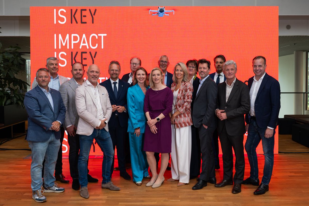 Onder de naam <a href="/KeyRegionLeiden/">KeyRegionLeiden</a> bundelen we met zes gemeenten, drie kennisinstellingen, ondernemers en innovatieclusters de krachten. Samen bouwen aan een sterke, innovatieve én duurzame economie tussen Leiden, Katwijk en Noordwijk.

Deze samenwerking is opvolger van <a href="/Economie071/">Economie071</a>.