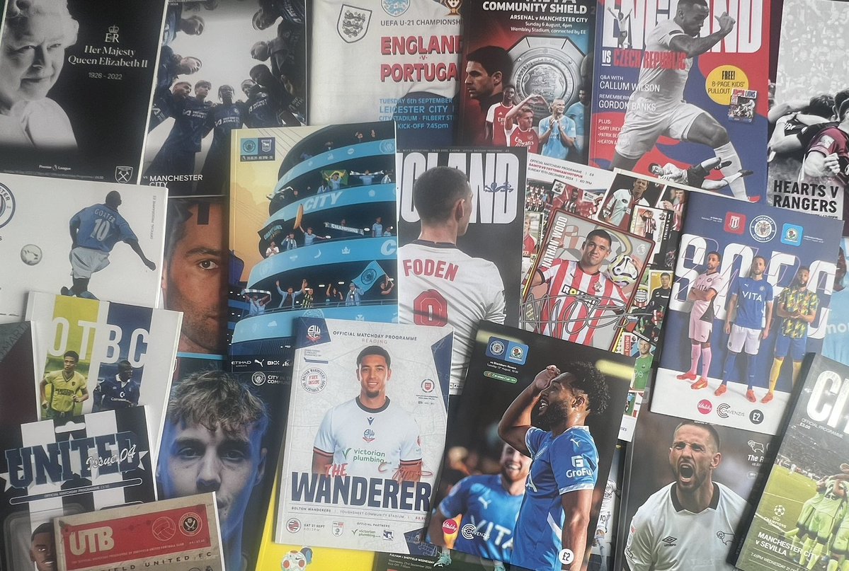 Footyprogramme1's tweet image. Today’s boxed up bundle ready to go £19.99 plus £7.50 tracked postage.