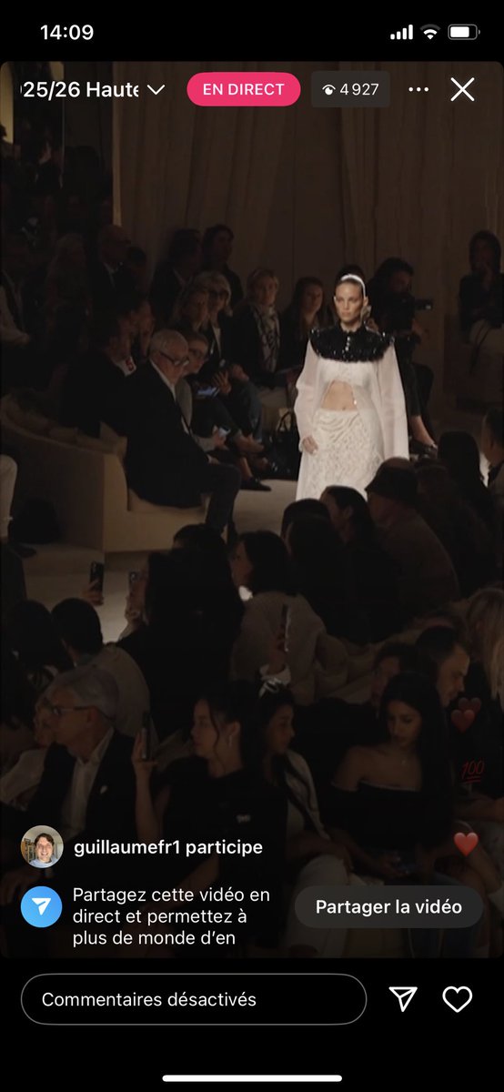 .<a href="/CHANEL/">CHANEL</a> diffuse en direct son défilé #hautecouture sur <a href="/instagram/">Instagram</a>. 

#live #SocialMedia #businessideas