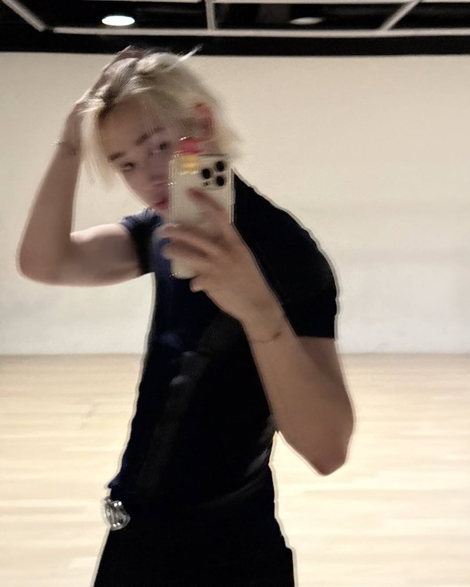 WITHUNTER_'s tweet photo. [📷] 080725  • INSTAGRAM POST

@xikers_official instagram update feed 'HUNTER' (헌터) 📸

🐺 : 𝓂𝓈𝒷𝓋?
with song : The Weeknd - Die For You (instrumental)

🔗 https://t.co/Pqfx0HSbLD

 (1/3🔽)
#Huntagram #xikers #싸이커스 #Hunter #헌터 @xikers_official https://t.co/kk40QQiFuM