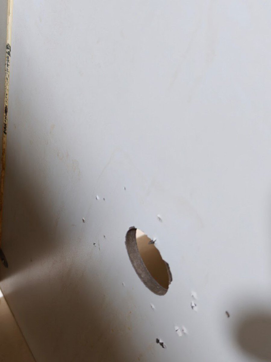 广州鸟洞通知📢

东晓南城光荟负一层最里面的鸟洞已经重新打开，但注意洞里有钉子！有钉子！有钉子！别傻乎乎靠上去！

#广州鸟洞 #东晓南鸟洞 #广州据点