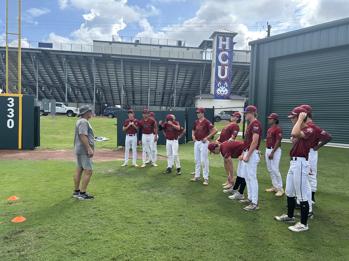Jeff Edwards running the show here at HCU; 25-year big league scout getting the 2028 <a href="/NorCalU1/">NorCalU</a> group started here for workouts.

<a href="/NB_Baseball/">New Balance Baseball</a> #WeGotNow
