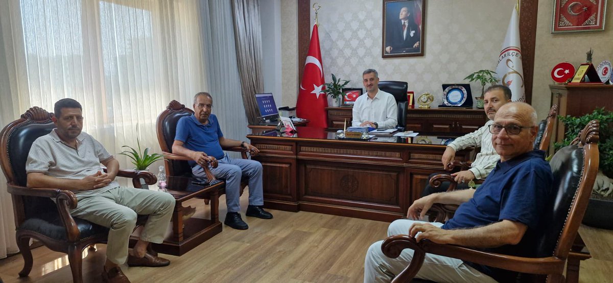 Toroslar İlçe Milli Eğitim Müdürlüğü (@toroslarmem) on Twitter photo Mersin Kent Tarihi Müzesi Kurucusu Mustafa Erim ve Memur-Sen İl Başkanı Ertuğrul Yıldız, İlçe Millî Eğitim Müdürümüz Kaan Aydemir’i makamında ziyaret ettiler. Bu nazik ziyaretlerinden dolayı kendilerine teşekkür ederiz. <a href="/tcmeb/">Millî Eğitim Bakanlığı</a>
<a href="/Yusuf__Tekin/">Yusuf Tekin</a>
<a href="/valiatillatoros/">Atilla Toros</a>
<a href="/fazilet_durmus/">Fazilet Öğretmen 🇹🇷</a> Mersin Kent Tarihi Müzesi Kurucusu Mustafa Erim ve Memur-Sen İl Başkanı Ertuğrul Yıldız, İlçe Millî Eğitim Müdürümüz Kaan Aydemir’i makamında ziyaret ettiler. Bu nazik ziyaretlerinden dolayı kendilerine teşekkür ederiz. <a href="/tcmeb/">Millî Eğitim Bakanlığı</a>
<a href="/Yusuf__Tekin/">Yusuf Tekin</a>
<a href="/valiatillatoros/">Atilla Toros</a>
<a href="/fazilet_durmus/">Fazilet Öğretmen 🇹🇷</a>
