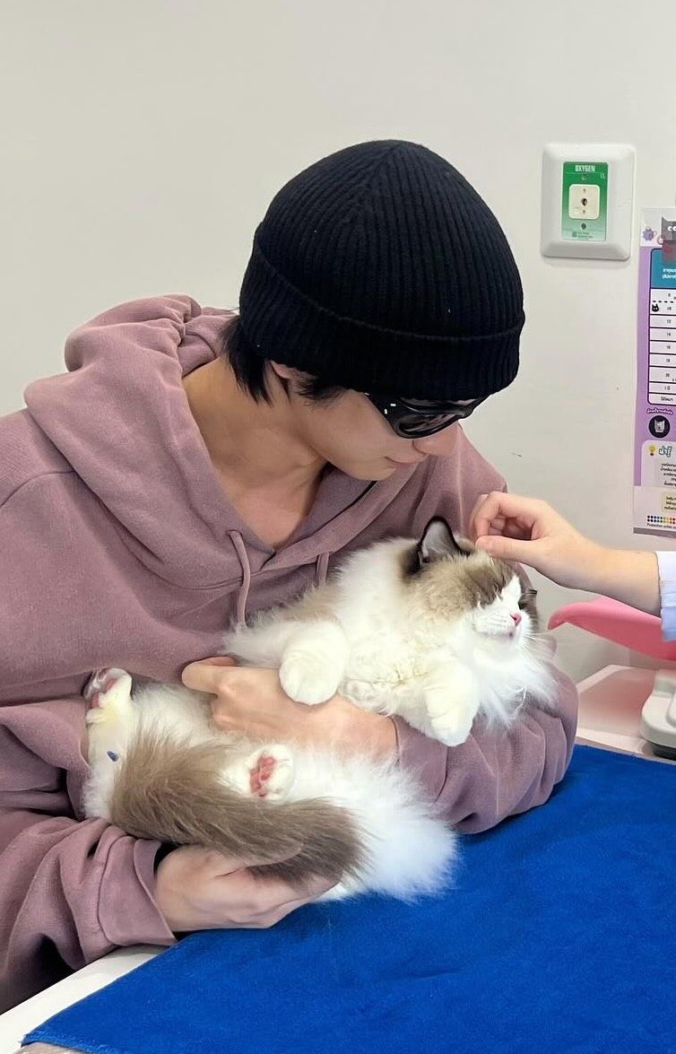 หนูอยากโดนอุ้มมมม