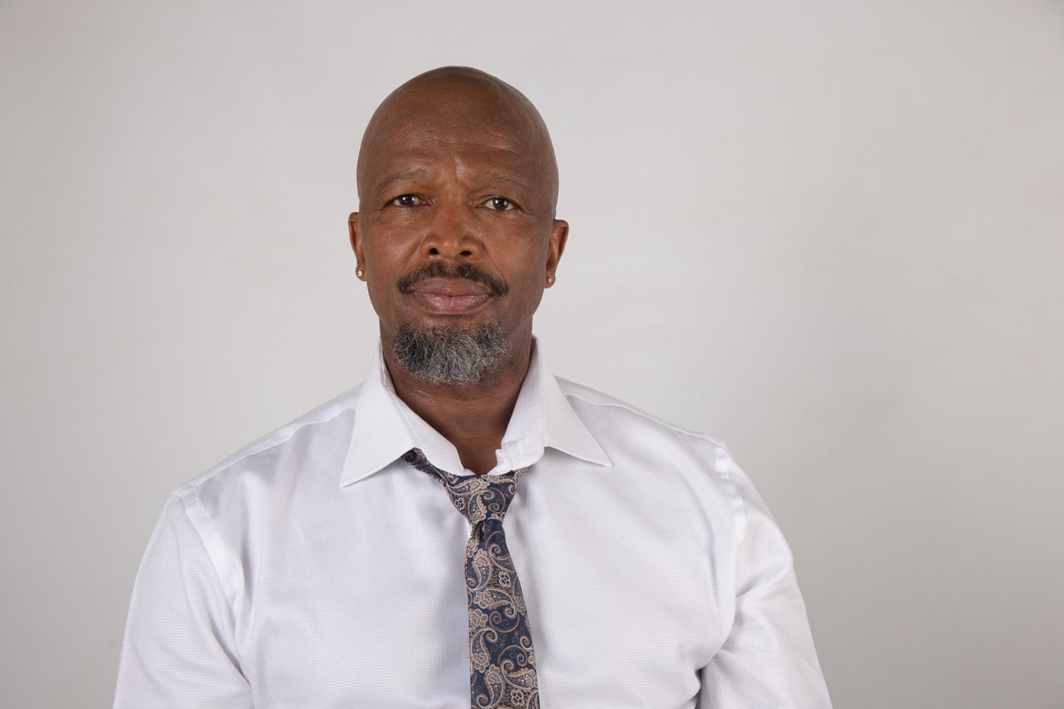 Sello Maake ka Ncube will play Tom Motsepe, the secret lover of Florence, portrayed by Dawn Thandeka King in a new telenovela titled ‘Black Gold’ 

Black Gold is a new telenovela about Amandla Zungu (Nomalanga Shozi), a principled young woman who is cast out of her home after