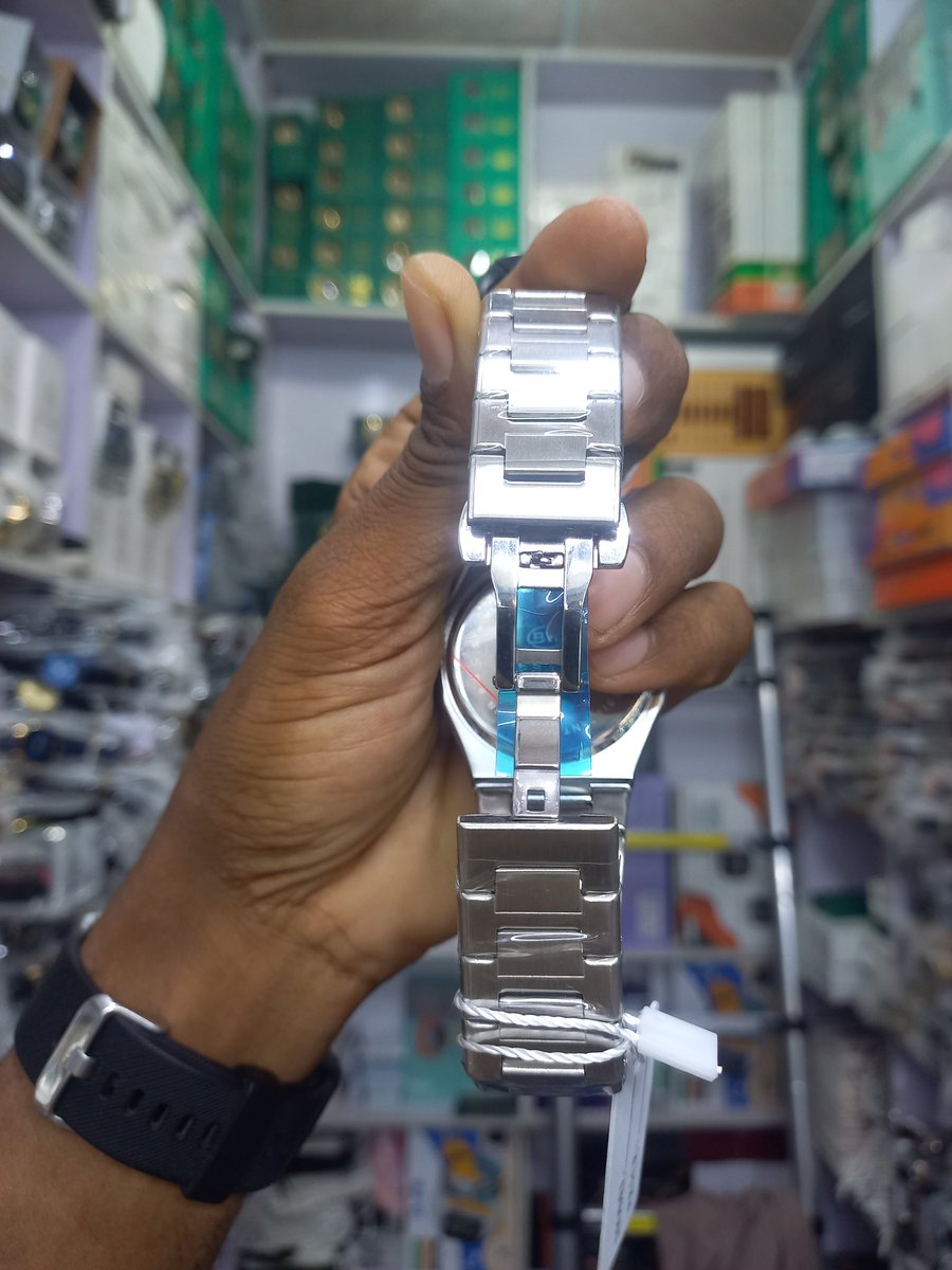 ⌚🥰

25k🏷📦

📍KANO, 09164640697
