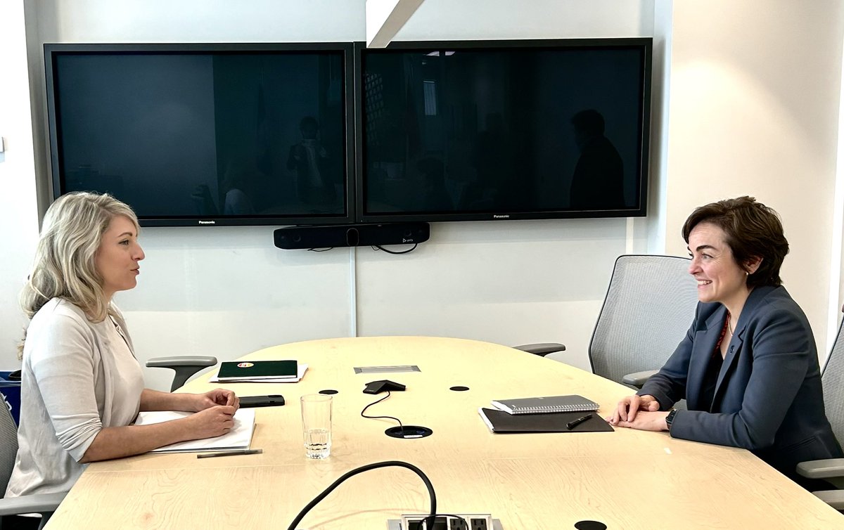 CFrechette's tweet image. Ce matin, j’ai rencontré mon homologue @melaniejoly pour discuter des grands projets économiques du #Québec.
Dans le contexte actuel avec les États-Unis, nos priorités sont alignées. Plusieurs projets majeurs au Québec auront des retombées significatives pour le Québec et le…