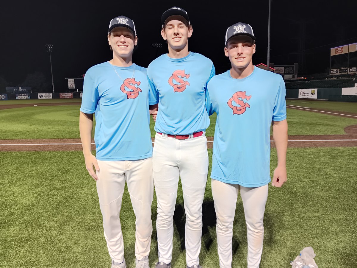 Crestwood Collegiate League (@crestwoodleague) on Twitter photo The Crestwood Collegiate League All-Stars from Chicago Select (<a href="/ChiSelectBsbl/">Chicago Select Baseball</a>):
OF Troy Vosburgh, P Kam Couch, INF Brett Vercruysse The Crestwood Collegiate League All-Stars from Chicago Select (<a href="/ChiSelectBsbl/">Chicago Select Baseball</a>):
OF Troy Vosburgh, P Kam Couch, INF Brett Vercruysse