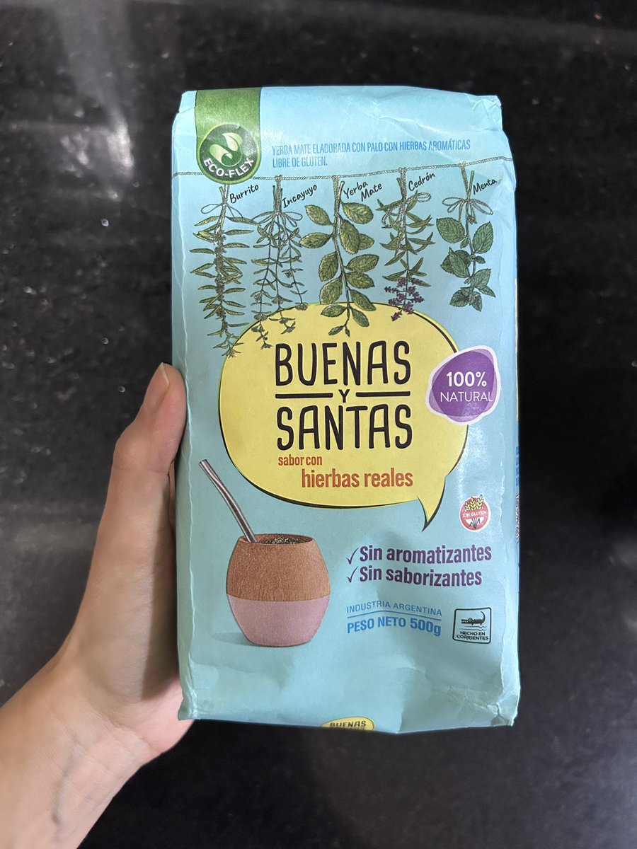 irimachm's tweet photo. Esto no es publicidad pero ya quisiera. Siempre que hago mates, la gente me halaga la yerba así que vengo a recomendarla porque es liviana y riquísima 
#YerbaBuenasYSantas https://t.co/DxG823Gp8X