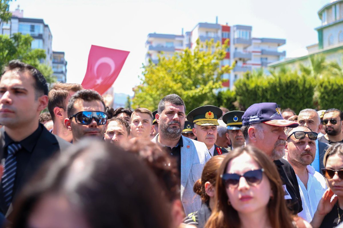 İçimiz acıyor...

Şehit Üsteğmen Ege Akar’ı son yolculuğuna kentimizden, evinden uğurladık. 

Milletimizin başı sağ olsun... 🇹🇷