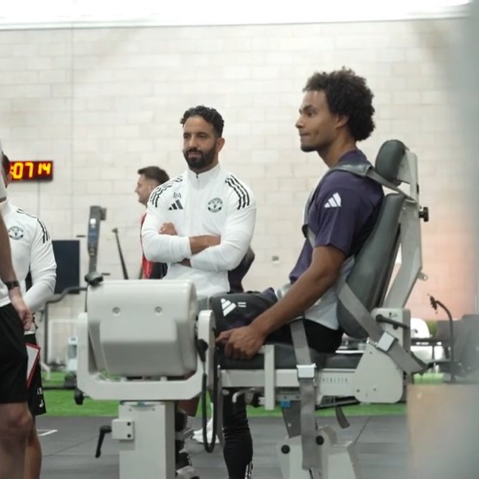 📸 Ruben Amorim looks like he has been hitting the gym! 💪