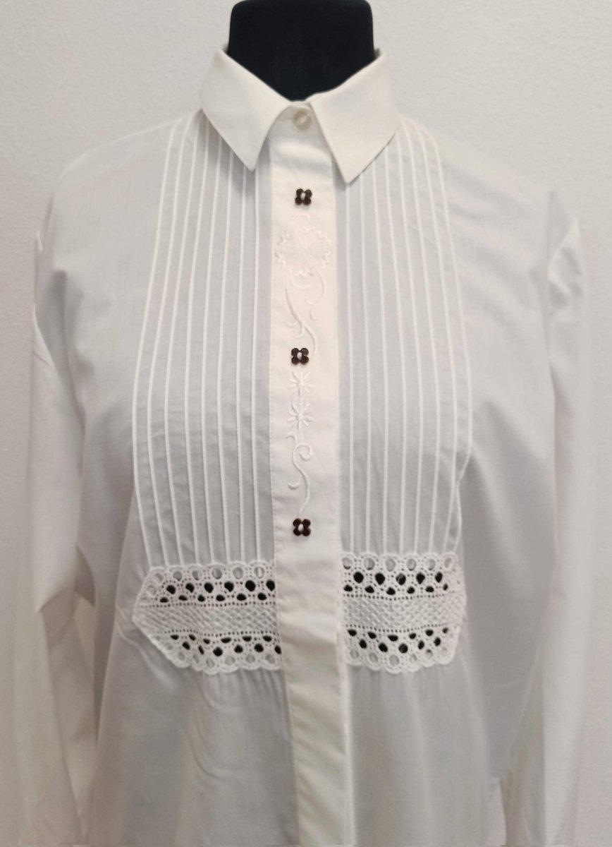 Vintage shirt on SALE in our #etsyshop chumbyfashion.etsy.com/listing/433139…