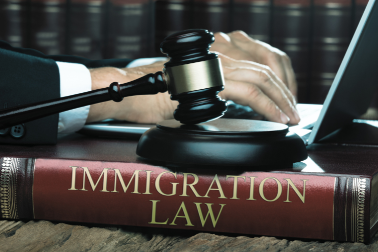 SwiftPassVisa's tweet photo. Dreaming of a new country is thrilling, but navigating #immigration can be daunting. You’re not just filling forms, you’re building your future. An expert lawyer is your ally. 

Learn More: https://t.co/53xXCBQraz

#ImmigrationLaw #ImmigrationLawyer #USCIS #Visa #GreenCard https://t.co/yz4zYwWbWZ