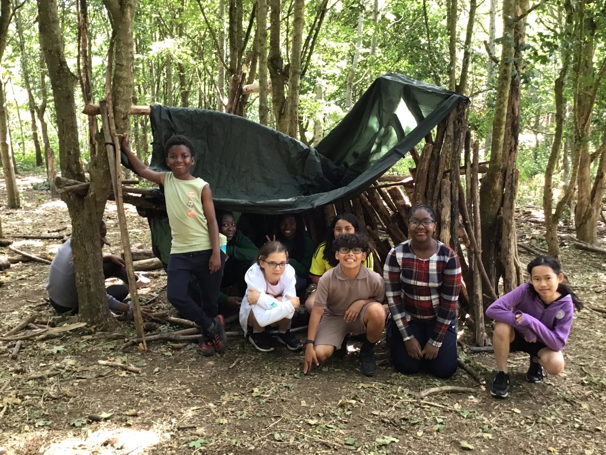 StJosephsCatho4's tweet image. Year 6 enjoying their morning activities: