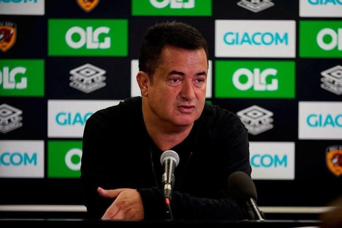 🗣️Acun Ilıcalı:Hull City şu anda zarar ediyor. 

Bana karşı her alanda büyük bir boykot var, uzun süredir. Sadece Hull City değil, yaptığım bütün programları ve çalışmalarımı boykot ediyorlar. Her yerden zarar vermeye çalışıyorlar. Benimle uğraşmayı bırakın artık! Ben bıraktım,
