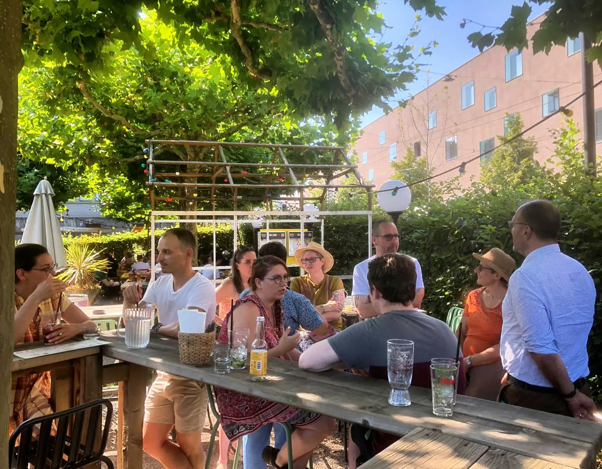 Vendredi dernier s'est déroulée une magnifique rencontre avec une partie des candidat·e·s Vert·e·s au Conseil communal, notre comité ainsi que nos deux élu·e·s à la municipalité. 

L'occasion de tisser des liens et discuter des envies respectives en vue des élections 2026 !