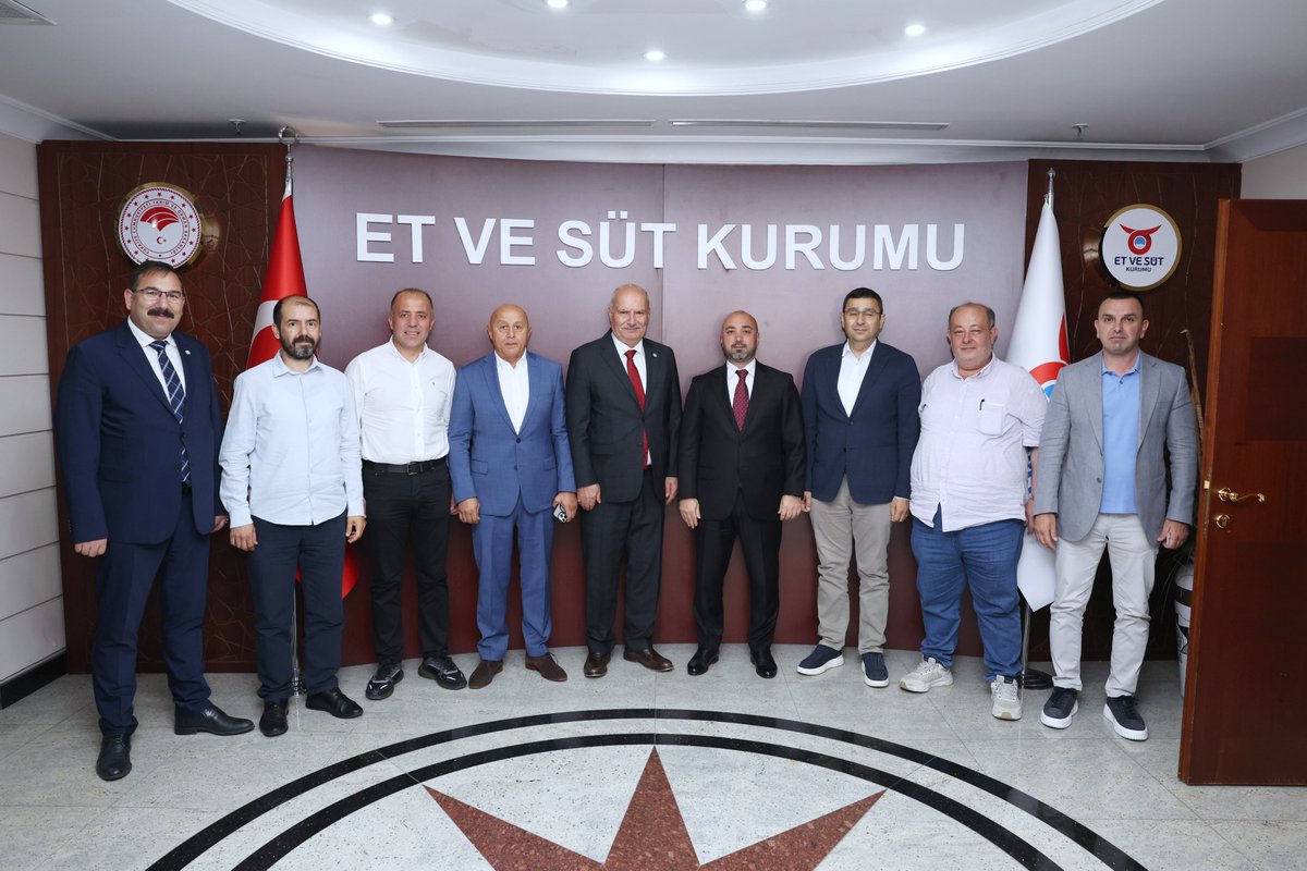 Ankara Ticaret Odası (@atokurumsal) on Twitter photo Ankara Ticaret Odası Yönetim Kurulu Başkanı <a href="/GurselBaran/">Gürsel Baran</a>, Et ve Süt Kurumu Yönetim Kurulu Başkanı ve Genel Müdürü Mücahid Taylan’a hayırlı olsun ziyaretinde bulundu.
ATO üyelerinin gündeminde yer alan konuların aktarıldığı ziyarete, ATO 5 No’lu Hayvansal Üretim Meslek Komitesi Ankara Ticaret Odası Yönetim Kurulu Başkanı <a href="/GurselBaran/">Gürsel Baran</a>, Et ve Süt Kurumu Yönetim Kurulu Başkanı ve Genel Müdürü Mücahid Taylan’a hayırlı olsun ziyaretinde bulundu.
ATO üyelerinin gündeminde yer alan konuların aktarıldığı ziyarete, ATO 5 No’lu Hayvansal Üretim Meslek Komitesi