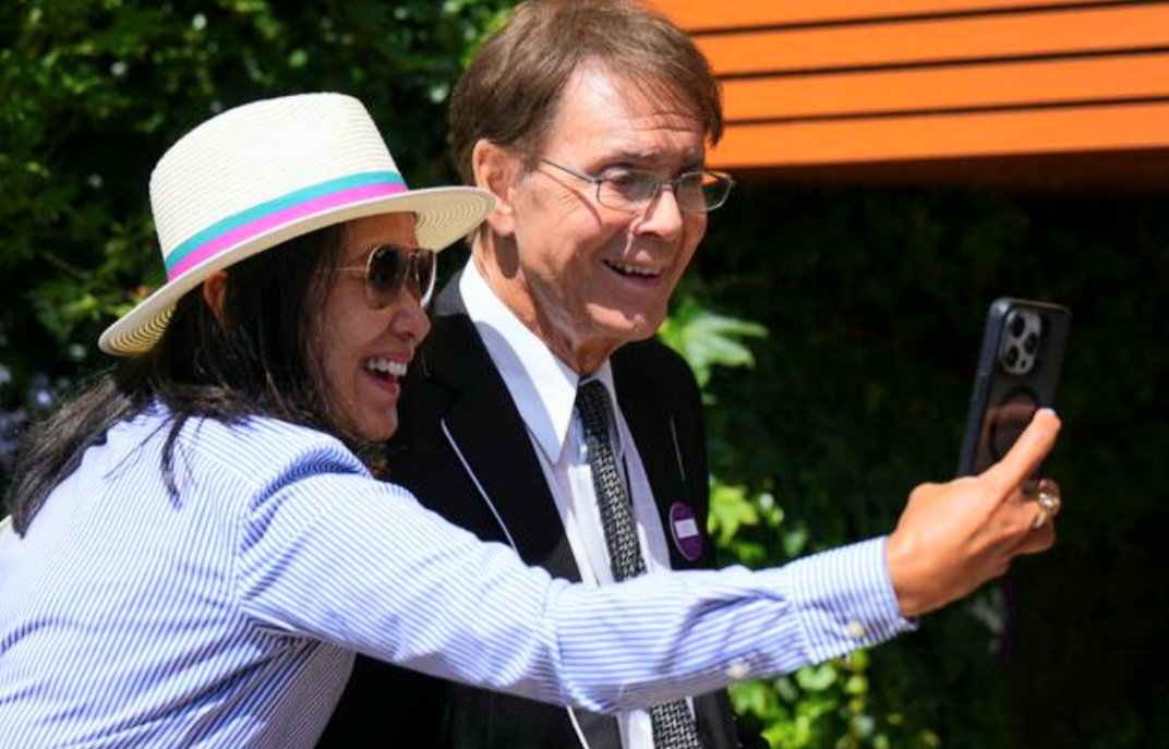 Cliff arriving at #Wimbledon today 

#CliffRichard #Wimbledon
